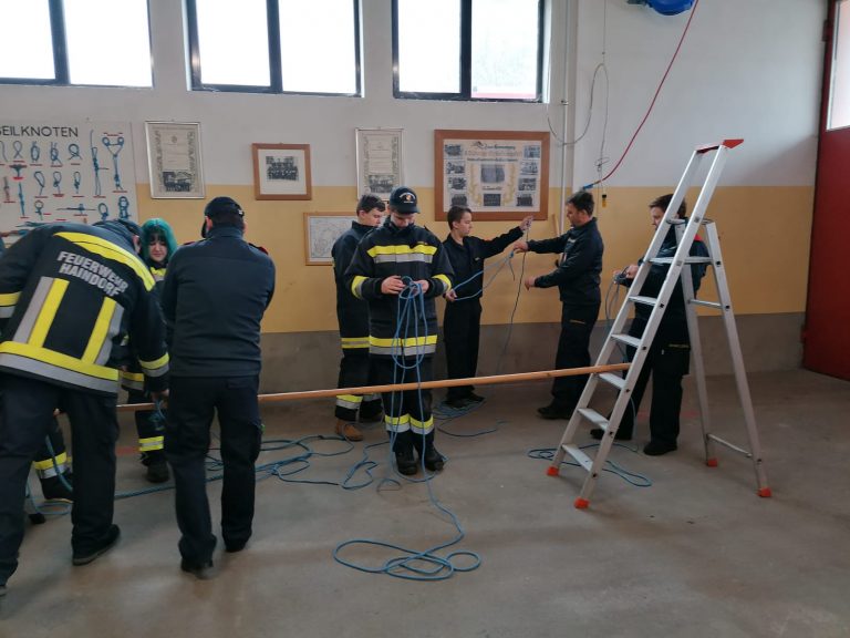 Ausbildung Leinen und Knoten