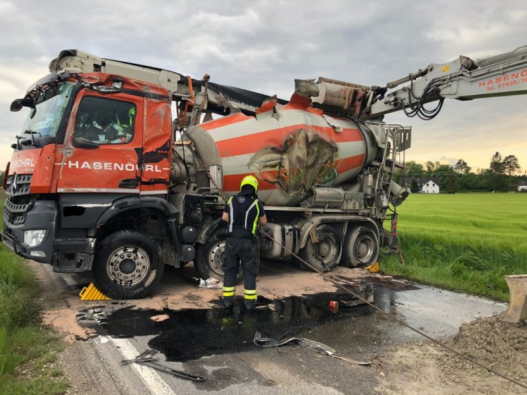Technischer Einsatz – Fahrzeugbergung Betonmischer