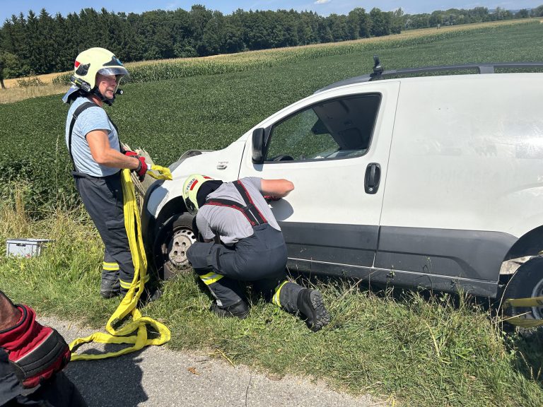 Technischer Einsätze nach Verkehrsunfall