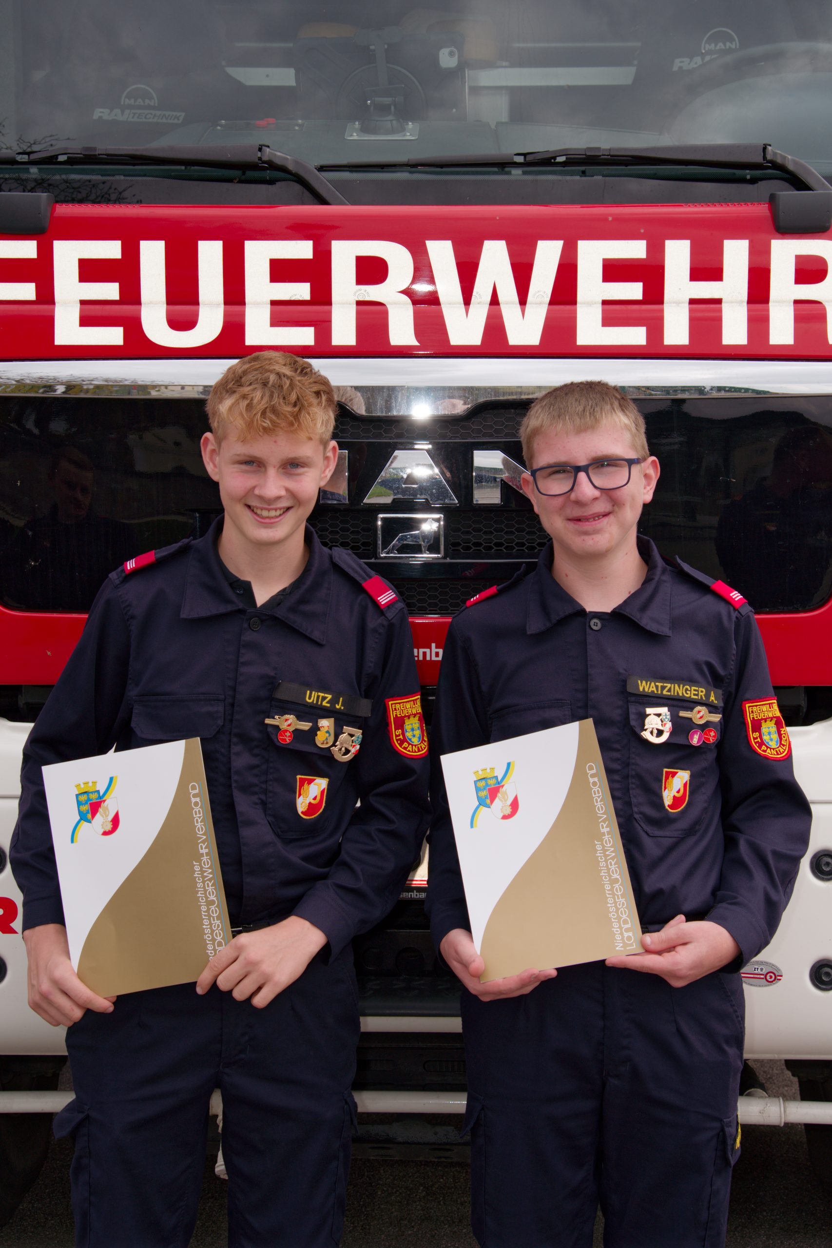 2025_10_12 Feuerwehrjugend Leistungsabzeichen in Gold Joanthan und Andreas_003