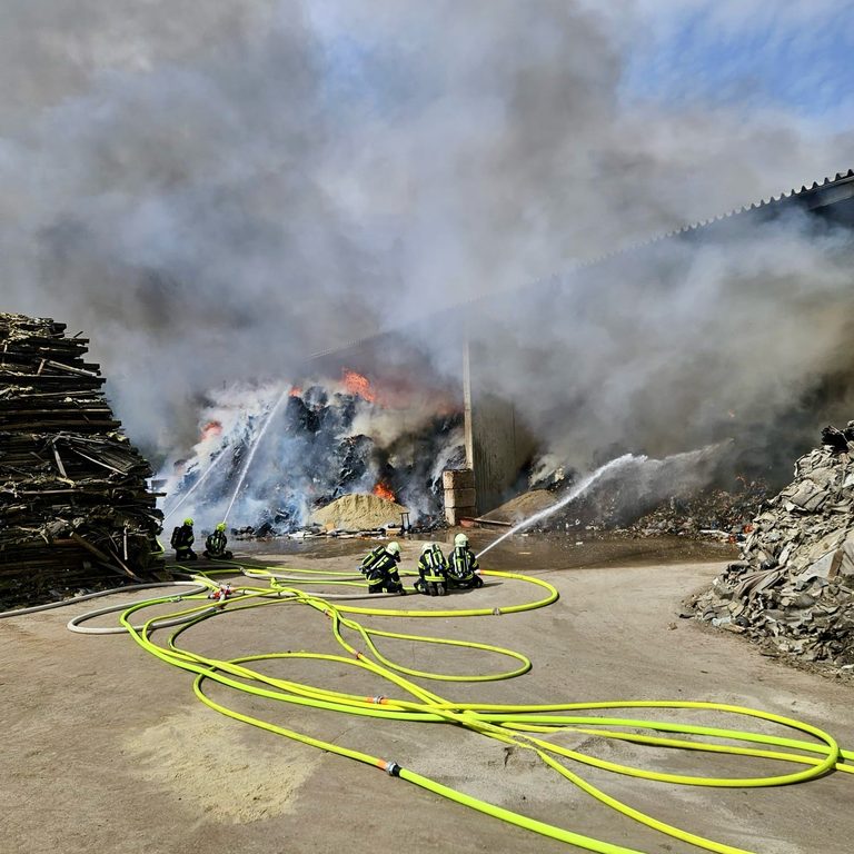 Großbrand Industriebetrieb